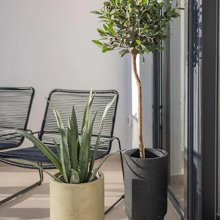 Modern Mediterranean Luxury Apartment *