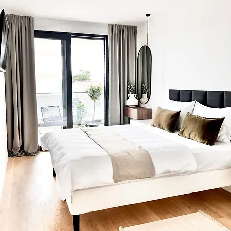 Modern Mediterranean Luxury Apartment *