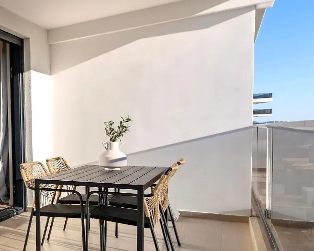 شقة Modern Mediterranean Luxury زادار