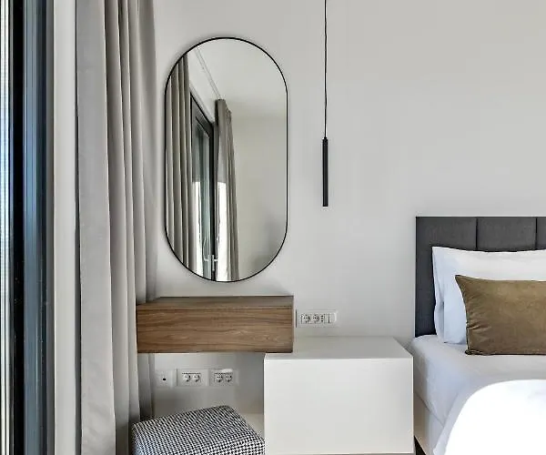 Modern Mediterranean Luxury شقة